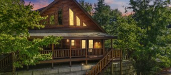 Your Getaway Oasis-Cozy 2bd/2bath cabin w/a creek, foosball, arcade, and hot tub