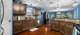 Large Belton Home near Expo Ctr