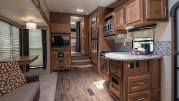 Deluxe Mobile Home | Living area