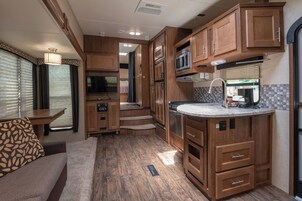 Deluxe Mobile Home | Living area