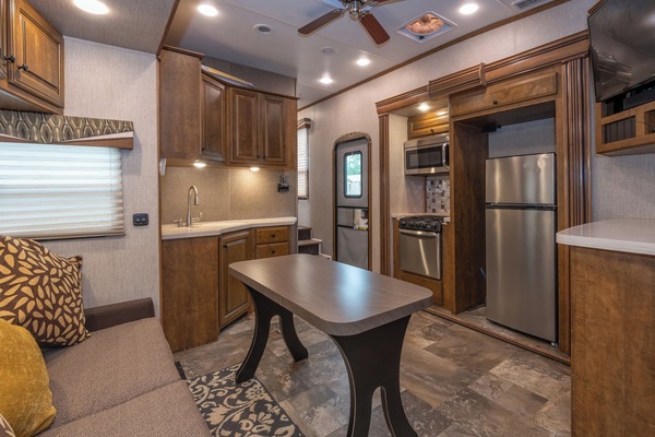 Luxury Mobile Home, 1 Bedroom | Living area