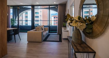 First Class Hotel