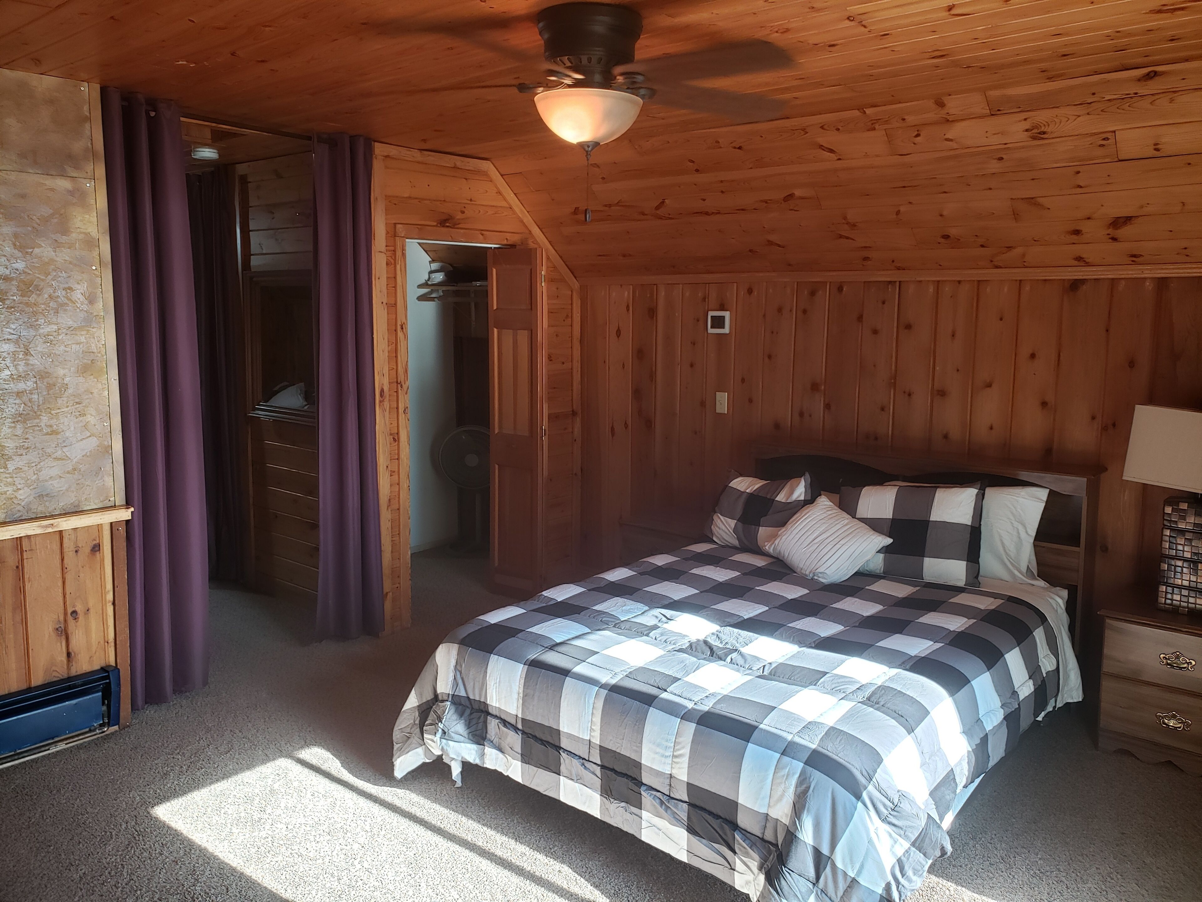 2 bedrooms, travel crib, free WiFi, bed sheets