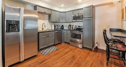 306 - 1br · Cozy Modern Condo on The Lake