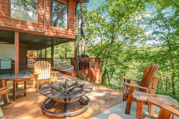 Fire pit with seating