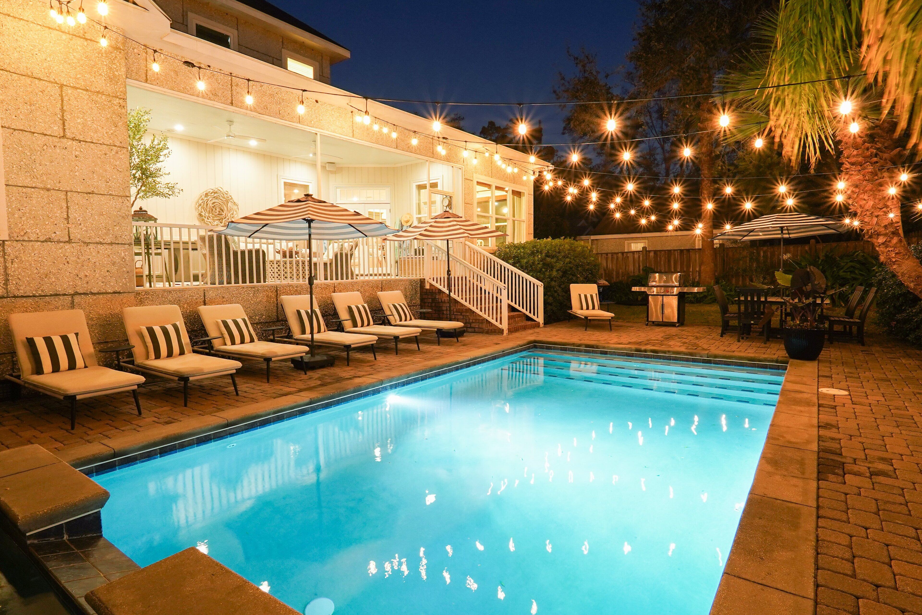 Een verwarmd zwembad