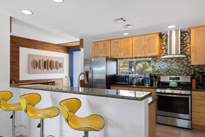 Coffee/tea maker, fridge, microwave, oven - Mod Desert Oasis with Saltwater Pool and Fire Pit (Palm Springs)