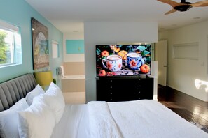 4 bedrooms, desk, iron/ironing board, travel crib