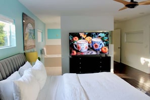 4 bedrooms, iron/ironing board, travel crib, WiFi (free) - Mod Desert Oasis with Saltwater Pool and Fire Pit (Palm Springs)
