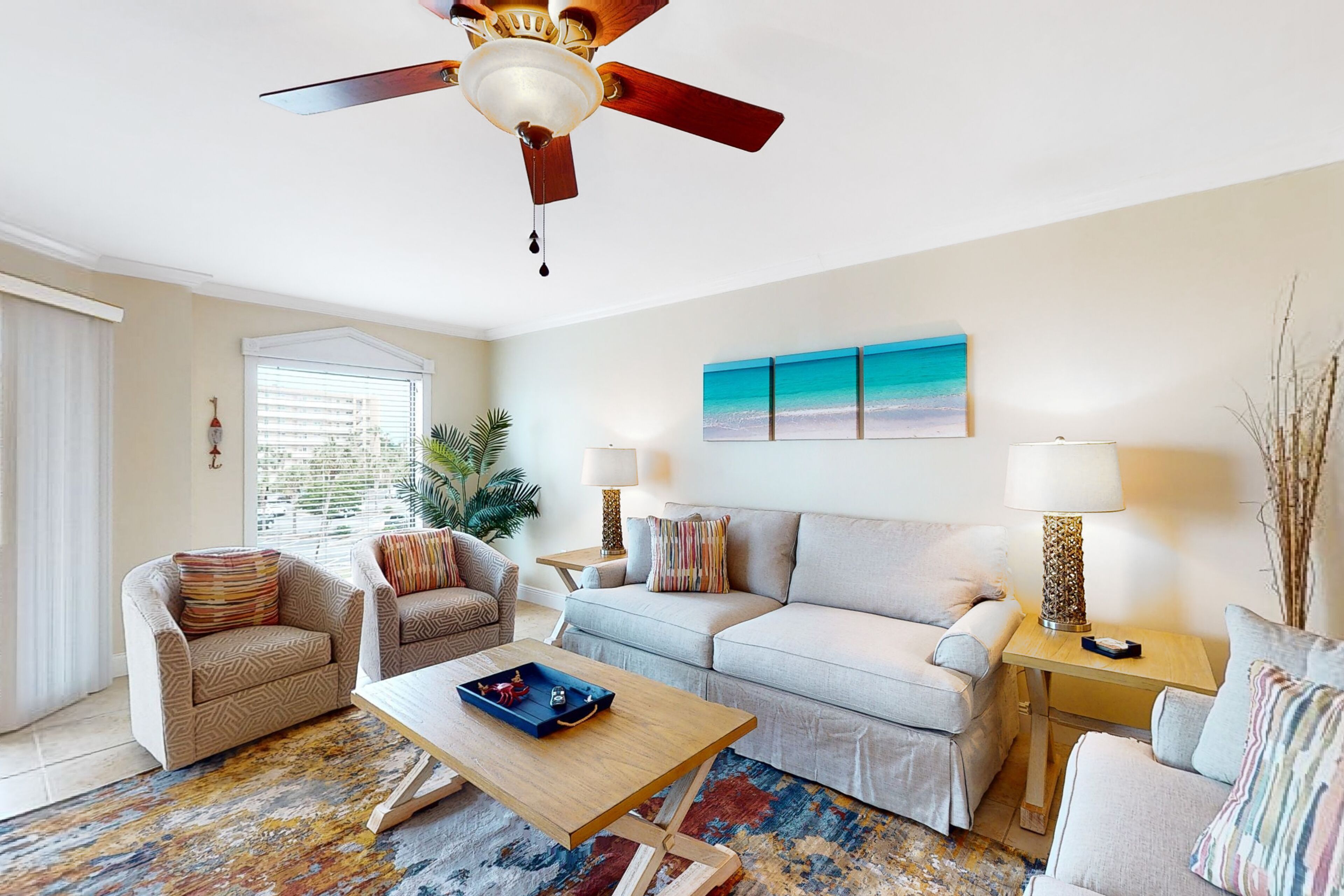 Sunny, Gulf view condo with a pool, hot tub, tennis courts, & beach access