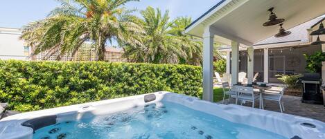 مغطس سبا خارجي