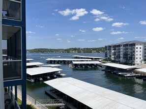 Marina - Luxury 2 Bed/2 Bath Lake Condo in Monarch Cove 2 MM, WALK-IN Unit w/ Boat Slip  (Lake Ozark)
