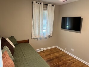 Smart TV, fireplace - Cozy Home with Walking Distance to Scott Stadium  (Charlottesville)