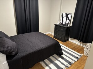 4 bedrooms, iron/ironing board, free WiFi, bed sheets
