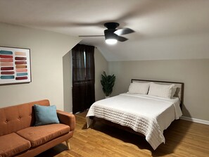 4 soverom, strykejern/-brett, wi-fi (inkludert) og sengetøy