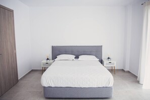 4 bedrooms, iron/ironing board, free Internet - Starlight Villa Guro - 4bd, 4ba, 4min To Beach (Rethimno)