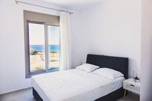 4 bedrooms, iron/ironing board, WiFi - Starlight Villa Tropea - 4bd, 4ba, 4min To Beach (Rethimno)
