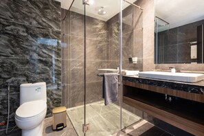 Superior Double Room, 1 King Bed | Bathroom | Slippers - Munich Hotel (Sihanoukville)