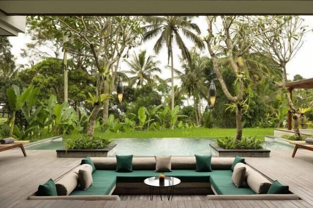 Pool | 2 outdoor pools, open 7:00 AM to 7:00 PM, pool umbrellas