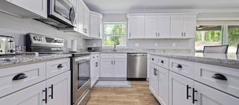 Scallop Season Brand-New Coastal Retreat – Near Weeki Wachee, Pine Island Beach & Top Attractions!