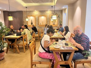 Desayuno continental gratuito y diario