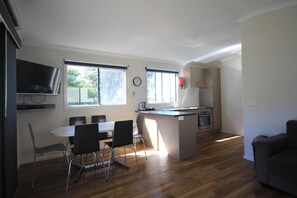 Family Cabin, 2 Bedrooms | Living area