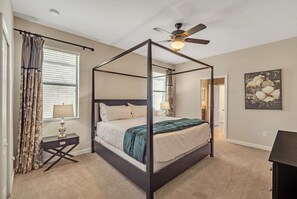 9 室のベッドルーム、アイロン / アイロン台、旅行用ベビーベッド、WiFi (無料)