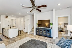 Unclassified image, 3 of 46, button - Serenity in Perdido Key| 2 King Suites| Game Room| Fire table| Close to Beaches, Shops & Restaurants (Pensacola)