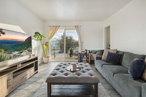 Living area - 2nd Floor Pet friendly Apartment in Turnagain near airport ANC (anchorage)