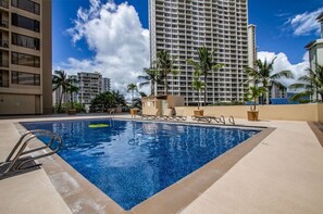 Pool - 26th-Floor Condo | Pool, Gym, Walk to Beach (Honolulu)