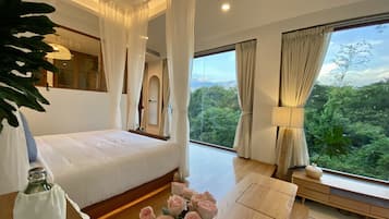 Honeymoon Suite with Bathtub on the Balcony | View from room