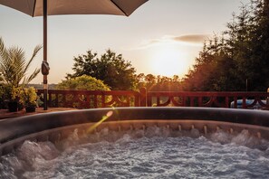 Terrace/patio - 5-Star Holiday Home with Sauna & Whirlpool. Perfect for the Whole Family. (Krakow am See)