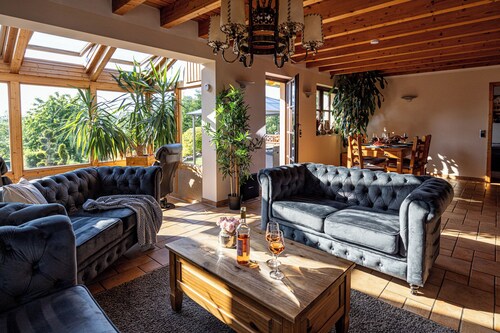 5 Sterne Ferienhaus mit Sauna & Whirlpool. Perfekt für die ganze Familie.