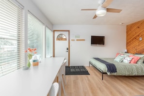 1 bedroom, WiFi, bed sheets - Chalet 11B- Pet Friendly Condo With Amazing Views (Brian Head)