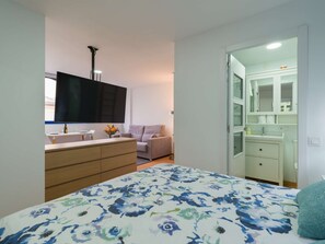 2 habitaciones, tabla de planchar con plancha, wifi y ropa de cama 