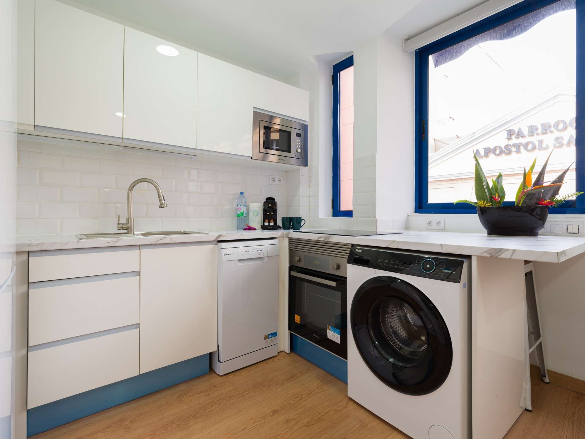 冷蔵庫、電子レンジ、オーブン、食器洗い機