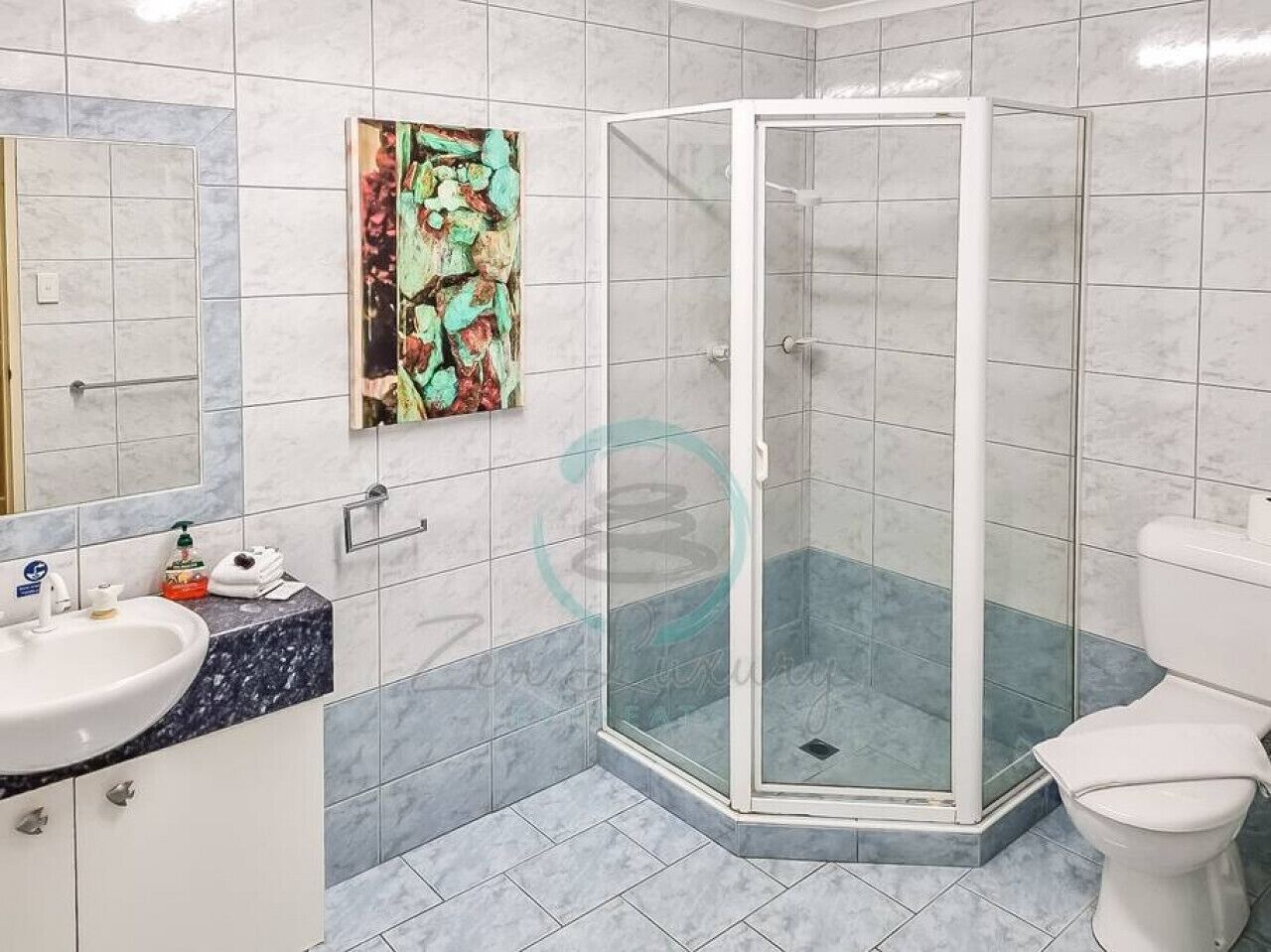 Executive Apartment | Bathroom | Shower, hair dryer, towels, soap