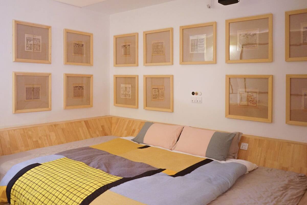 Elite Room | Premium bedding, down comforters, minibar, desk