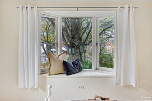 2 عدّة غرف نوم ومكتب ومكواة/لوح كي وواي فاي مجانًا