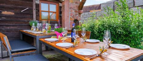 Outdoor dining