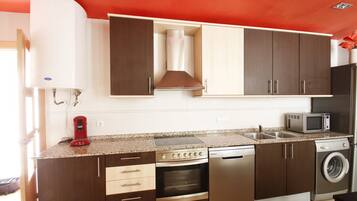 Réfrigérateur, micro-ondes, four, lave-vaisselle