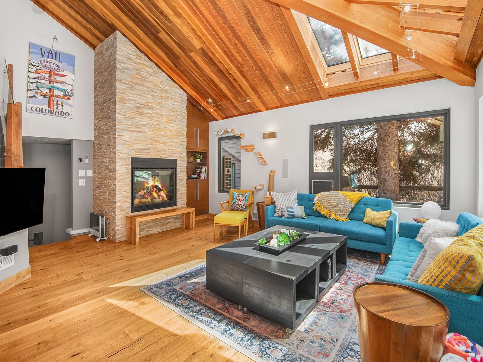 Fernseher, Kamin, Videospiele