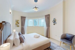 3 slaapkamers, een bureau, een strijkplank/strijkijzer, wifi
