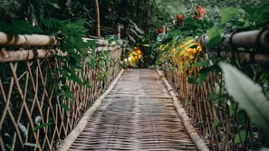 Hideout Cocoon | Premium bedding, in-room safe, free WiFi, bed sheets