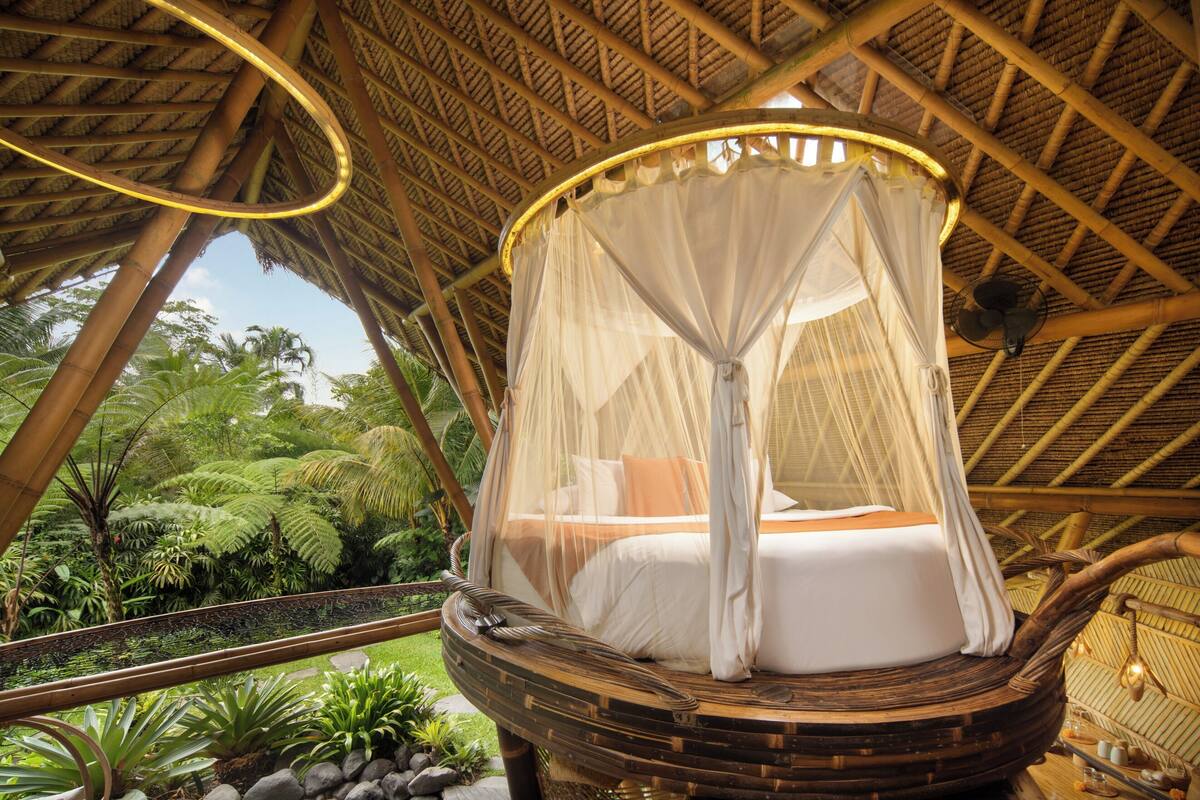 Hideout Horizon | Premium bedding, in-room safe, WiFi (free), bed sheets