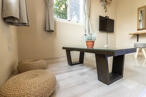 Comfort Villa, Multiple Bedrooms, Courtyard View, Courtyard Area | 5 bedrooms, free WiFi - JN-garden (Dongshan)