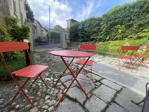 Outdoor dining - Hawthorn (Pellio Intelvi)