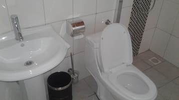 Towels, soap, shampoo, toilet paper