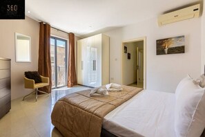 デスク、アイロン / アイロン台、旅行用ベビーベッド、WiFi (無料)