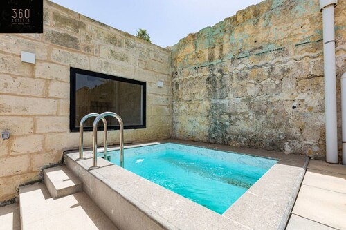 Historical Mdina Gem Lux HOME with Rooftop Pool